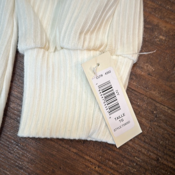 Nwt. Tash and Sophie sweater dress - Picture 6 of 12